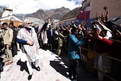 Congress Takes a Dig at PM Narendra Modi for Sporting 'Italian Glasses' on Kedarnath Visit