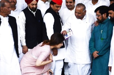 Byelection: Shouldering Father-in-law's Legacy, Dimple Yadav is SP Pick for Mulayam's Mainpuri