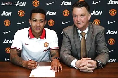 Manchester United complete Memphis Depay signing