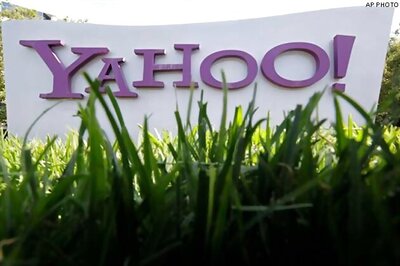 Yahoo trims 2013 sales outlook as CEO Mayer's effort falters