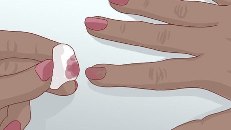 How to Create Autumn Nail Art