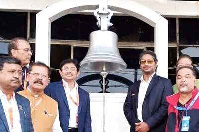 IND vs SL, 2nd ODI: Kumar Sangakkara Rings Ceremonial Bell at Eden Gardens Ahead of Second Game