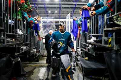 Chelsea Legend Petr Cech Signs New Deal With Ice Hockey Side Belfast Giants
