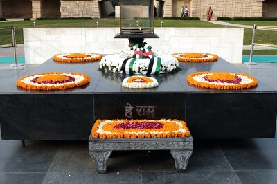 Delhi BJP Leaders Stage Dharna at Rajghat Over AAP's 'Insult' to Mahatma Gandhi