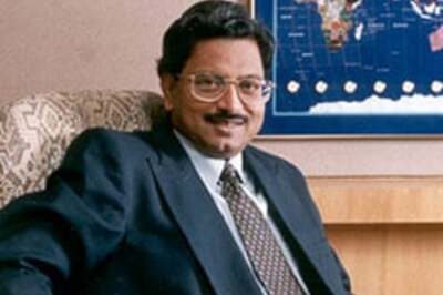 Satyam sets aside $1 billion as buyout kitty