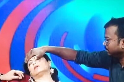 Doordarshan Anchor Faints On Live TV While Reporting On Heatwave
