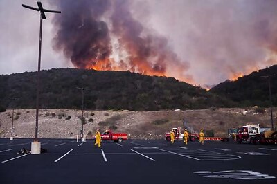 Thousands flee Southern California wildfires, university evacuated