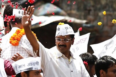AAP holds rally at Jantar Mantar, demands dissolution of Delhi Assembly