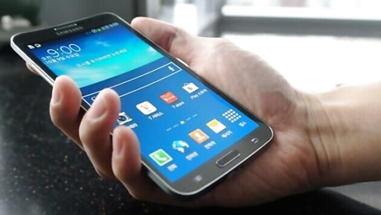 Samsung Galaxy Round review: Nothing transformative, this curved phone falls flat