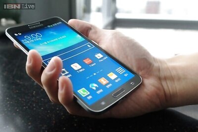Samsung Galaxy Round review: Nothing transformative, this curved phone falls flat