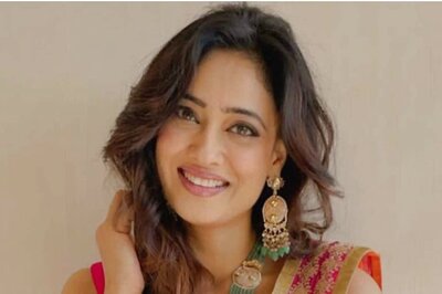 Shweta Tiwari, Mom of 2, Does Not Look Anywhere Close to Her Real Age and Instagram Approves it