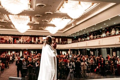 Sri Sri Ravi Shankar Launches 'I Stand For Peace’ Campaign In Europe, Urges World to 'Dispel Darkness'