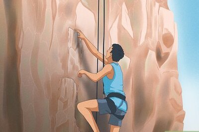 How is Rock Climbing Different from Bouldering? (And Which is Right for You?)