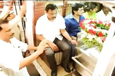 Live: AIIMS doctors hand over Munde's post-mortem report to Delhi Police