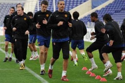 Ferguson confirms Ferdinand will start against Porto