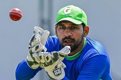 'Can't Even Think of Leaving Pakistan': Sarfaraz Ahmed Rubbishes Report of UK Move