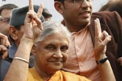 Sheila Dikshit sworn in as Delhi Chief Minister