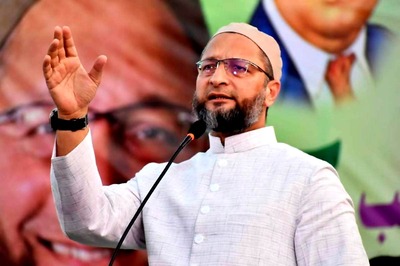 Owaisi Joins Dhinakaran to Enter Tamil Nadu Poll Fray, Alliance Could Eat Into DMK Votes