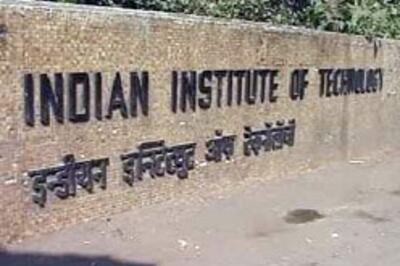 Law firms in mad rush to hire IITians