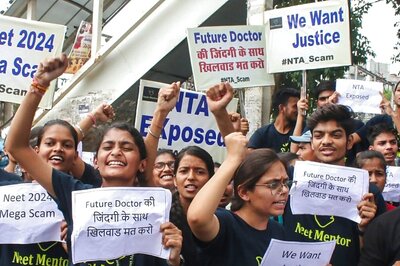NEET-UG Exam Row: SC Refuses to Stay Counselling, Halts Proceedings in Various HCs Over Paper Leak Allegations | Updates