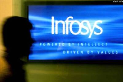 Infosys plunges 10 pc on dismal FY13 guidance