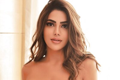 Nikki Tamboli Struggles to Walk in Heels After Rubina Dilaik’s Birthday Bash; Watch Viral Video