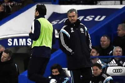Chelsea should be further ahead in title race, says Jose Mourinho