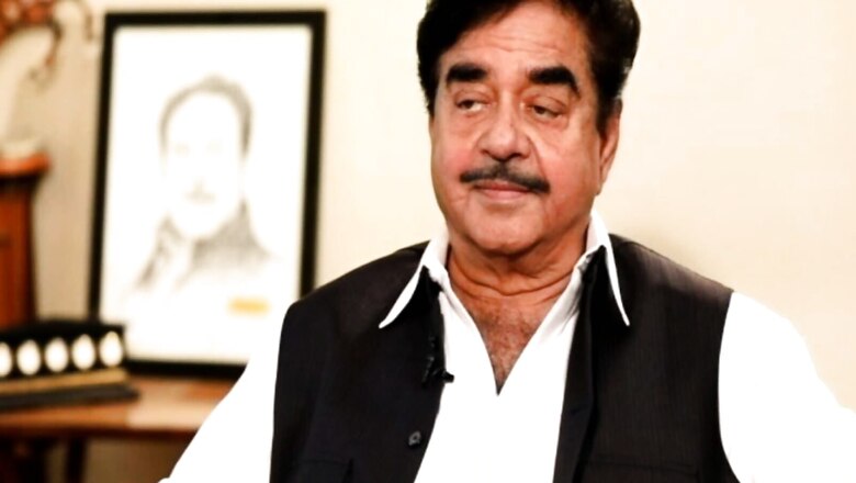 Nitish Now in Front Row of Oppn Camp Along With Mamata Banerjee to Take on BJP: Shatrughan Sinha