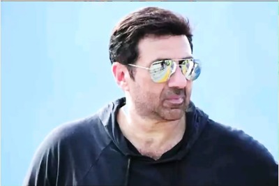 Sunny Deol's Car Meets With an Accident in Gurdaspur, BJP Candidate Escapes Unhurt