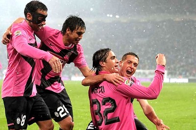 Juventus need Roma win to keep Milan in check