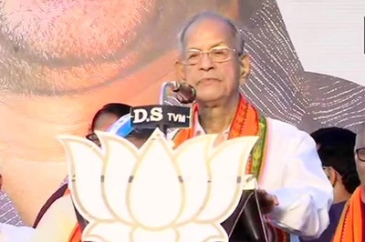 BJP's E Sreedharan Says Voters Washing, Touching His Feet Part of Indian Culture, Expression of Respect
