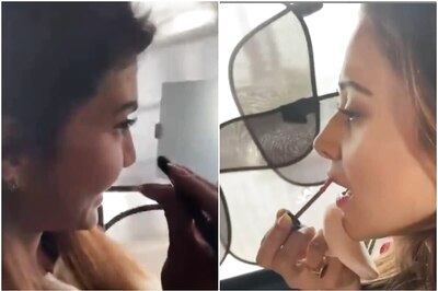 Akshay Kumar Amazed by Jacqueline Fernandez and Nushrat Bharucha Doing Makeup in Moving Bus