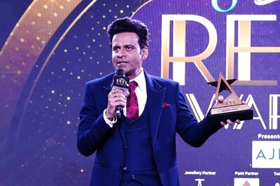 News18 Showsha Reel Awards: Manoj Bajpayee Thanks His Late Parents as He Wins Best Actor in a Web Series