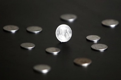 Rupee Slips 17 Paise to 69.59 Against US Dollar in Early Trade