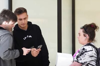 American YouTuber Offers Apple Vision Pro to 'Strangers' For Just Rs 80, Here's How They Reacted