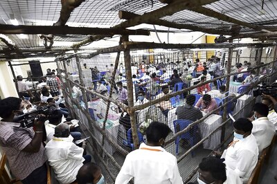 DMK Leads In Tamil Nadu As Jayalalithaa's absence, Caste Reservation Plagues AIADMK