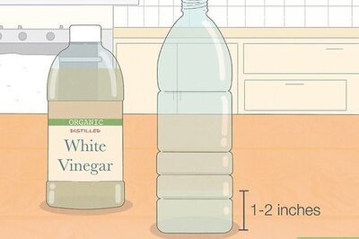 How to Blow up a Balloon With Baking Soda and Vinegar