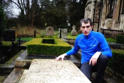 UK Man Spends Over A Crore Visiting Celebrity Graves Around The World