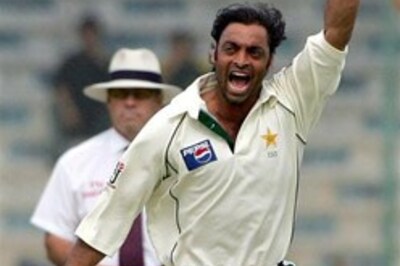 Shoaib returns to boost Pak squad