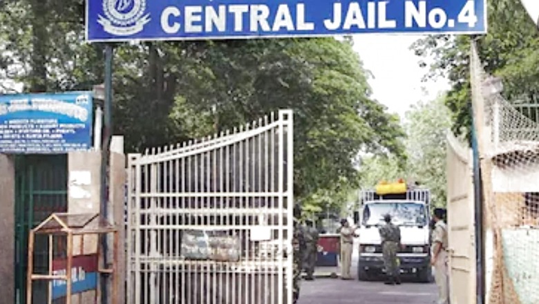Delhi: Doctor Held for Trying to Smuggle Marijuana to Tihar Jail