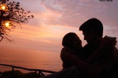 UP lovers forced to beat each other with shoes