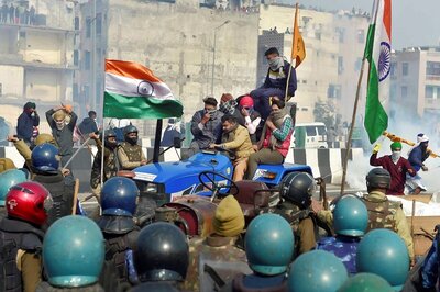 Internet Services Suspended for 12 Hours at Protest Sites in Delhi as Farmers Rally Turns Violent