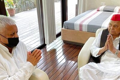 Lalu Yadav, Mulayam Singh Meet in Delhi; Country Is In Dire Need Of Equality, Socialism Tweets Yadav