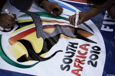 Wenger looks for defender in World Cup