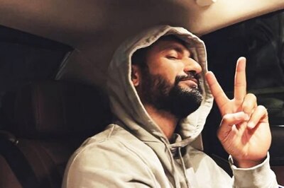 Vicky Kaushal Strikes an Adorable Pose as He Wraps a Schedule of His Film, See Pic