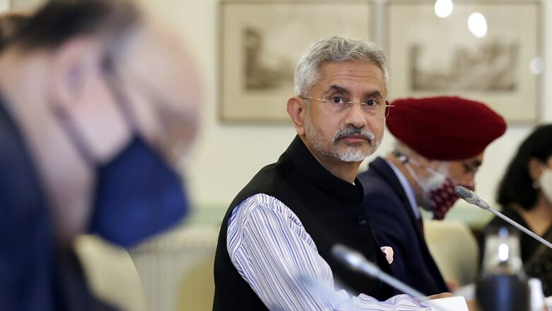 Jaishankar Discusses Economic Cooperation, Regional Developments with Singaporean Counterpart in Paris