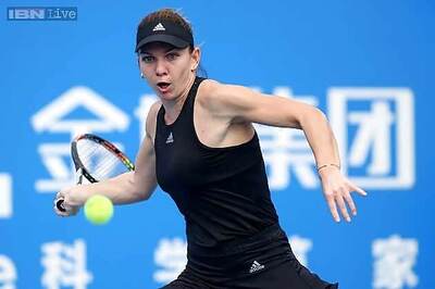Halep, Zvonareva march on at Shenzhen Open
