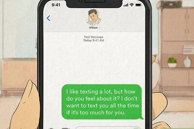 Should You Text Every Day When Dating?