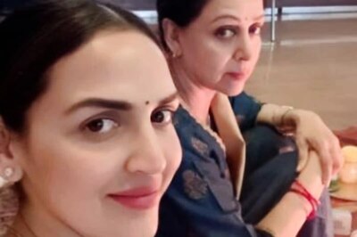 Hema Malini Performs 'Havan' on Daughter Esha Deol's Birthday