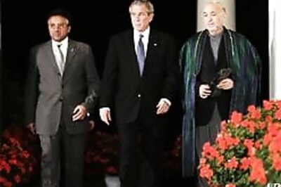 Bush urges Prez, Karzai to patch up